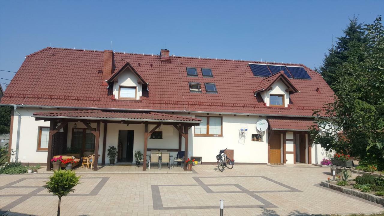 Cudowny Zakatek Z Ogrodem I Basenem Bukwica (Lower Silesia) Exterior foto